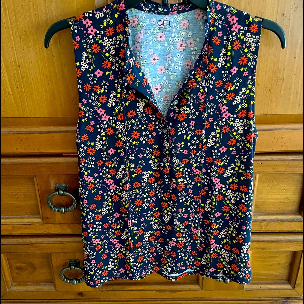 Sleeveless women’s blouse XS